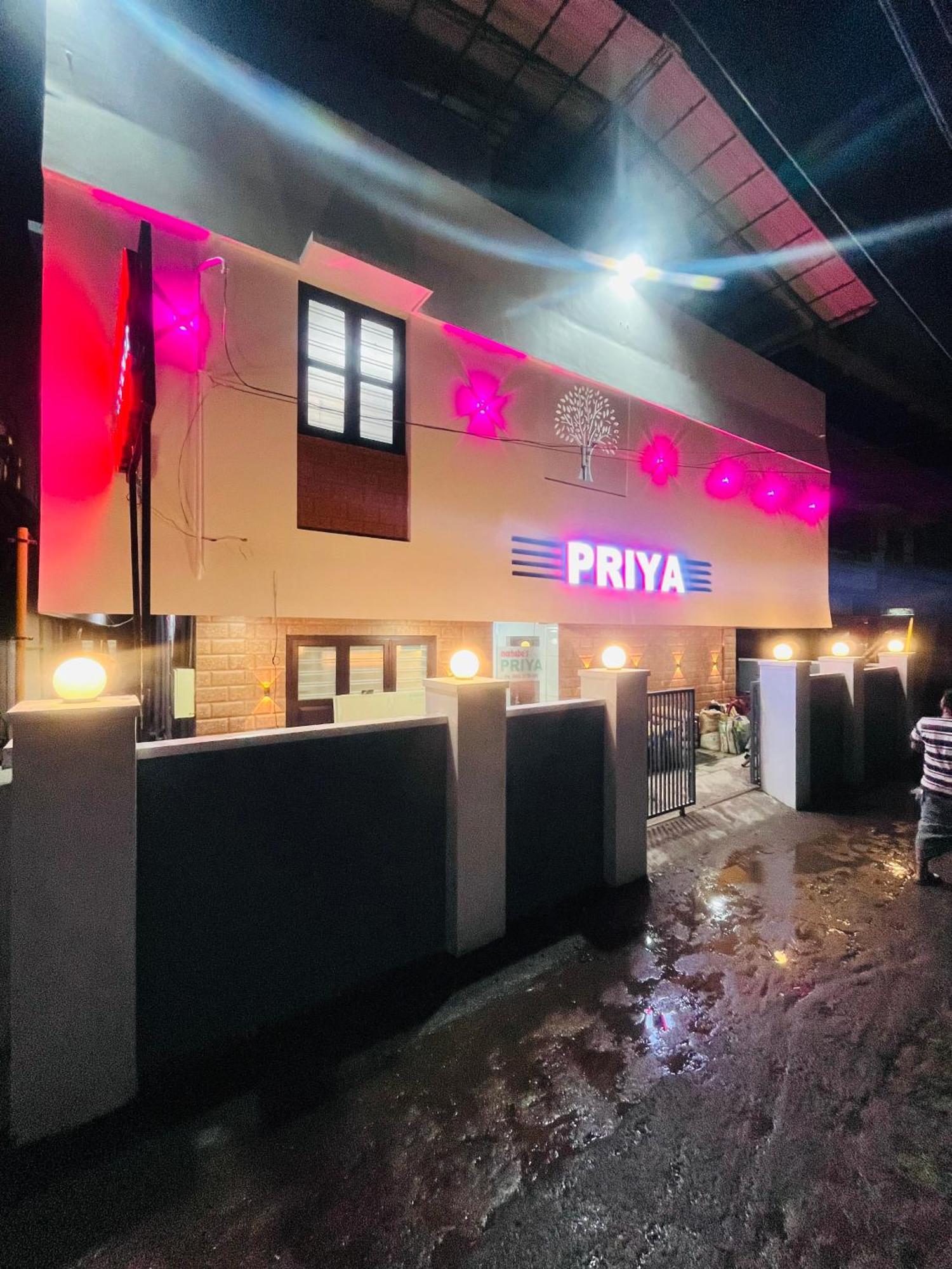 Priya Lodge Kozhikode Buitenkant foto